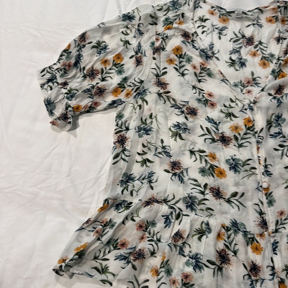 Sale 🎆Lucky Brand botton up babydoll style Blouse size Large - Picture 5 of 7